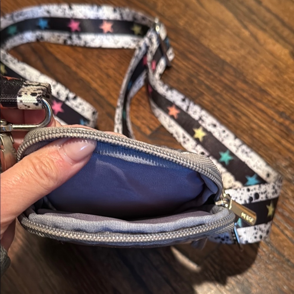 This is a Top Trenz Puffer Cell Bag with an original striped tie-dye strap - Picture 8 of 8